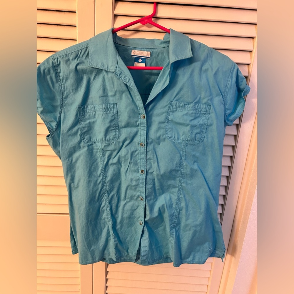 Columbia Light Blue Short Sleeve Button-Down Shirt utility